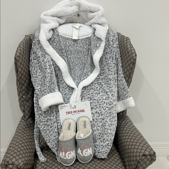 True Religion Gray Leopard Lounge Robe Only - Picture 1 of 2